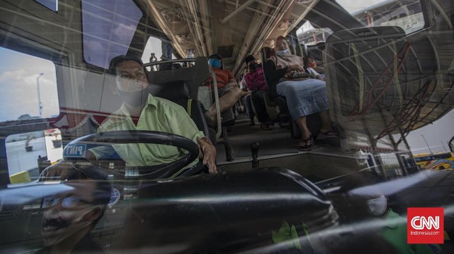 FOTO: Libur Panjang, Pemudik Tak Padati Terminal Pulo Gebang