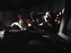 Setan di Rumah Hantu Takuti Anak Kecil dengan Pisau, eh Ternyata Tajam Asli