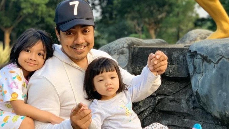 Ustaz Riza dan Indri Giana