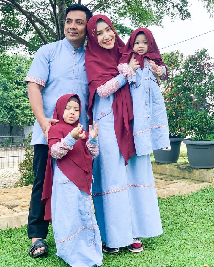 Ustaz Riza dan Indri Giana