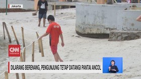 VIDEO: Dilarang Berenang, Pengunjung Tetap ke Pantai Ancol