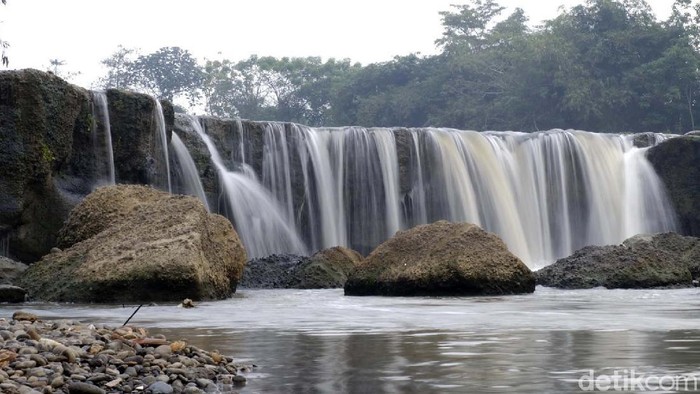 Curug Parigi, Mini Niagara Unik di Bekasi yang Cocok Buat Bersantai di Akhir Pekan