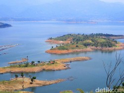 Menikmati Libur Panjang di Waduk Jatigede