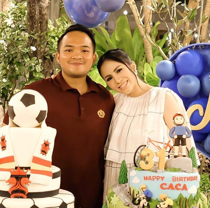 <p>Penampilan Momo Geisha pun sering mendapat sorotan, Bunda. Hal ini dikarenakan ia terlihat bergitu cantik saat acara ulang tahun ke-31 sang suami, Nicola Reza Samudra. (Foto: Instagram @therealmomogeisha)</p>