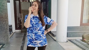RANCANG FURNITUR SENDIRI
