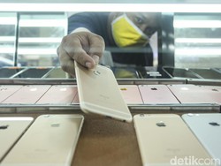 Menunggu Pisau Aturan IMEI Menikam Ponsel BM