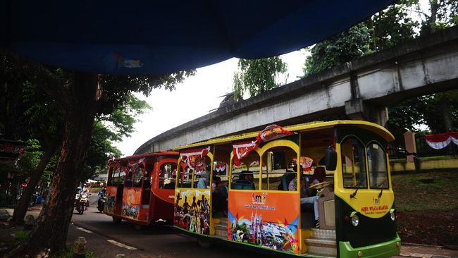 Taman Mini Indonesia Indah bisa kembali dikunjungi di masa PSBB transisi jilid kedua, namun pekan ini Keong Emas dan Snowbay Waterpark masih ditutup.