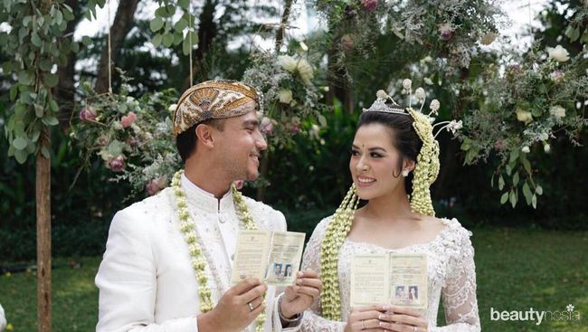 Inspirasi Pernikahan Adat Sunda ala Artis, Cantik dan ...