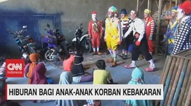 VIDEO: Hiburan Badut Bagi Anak-Anak Korban Kebakaran
