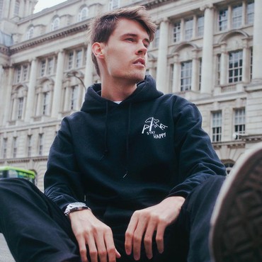 YouTuber Inggris Putuskan Jadi Mualaf usai Sering Tur ke Negara Muslim