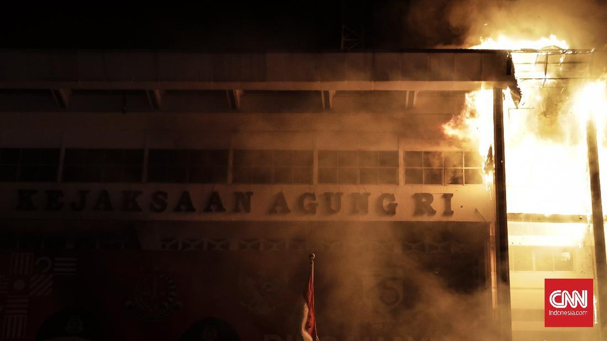 FOTO: Kebakaran Gedung Kejaksaan Agung