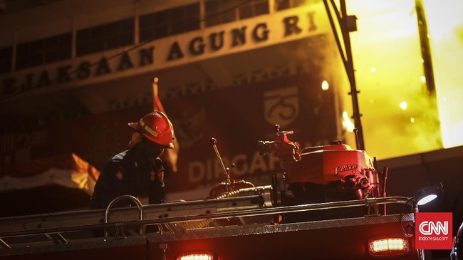FOTO: Kebakaran Gedung Kejaksaan Agung