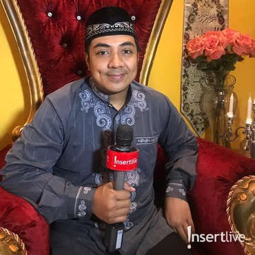 Gendong Ibunda Saat Tampil di TV, Ustaz Riza Muhammad Tuai Komentar Publik