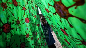 FOTO: Batik Corona dan Kreativitas Kaum Disabilitas