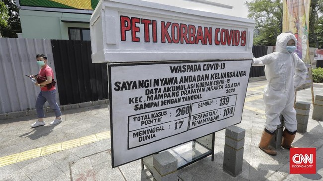 Epidemiolog UI Pandu Riono menilai istilah rem darurat yang didengungkan pemerintah tak jelas. Dia bahkan mengibaratkan rem yang digunakan pemerintah blong.