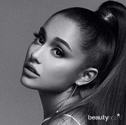 Punya Fashion Sense yang Khas Banget! Inilah Inspirasi Outfit Ariana Grande
