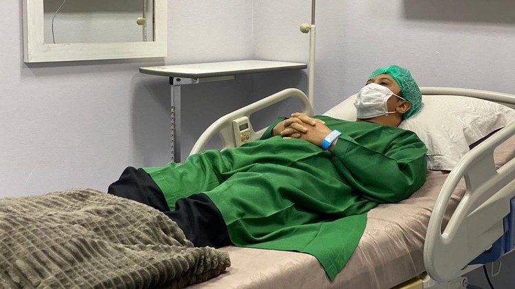 Ustaz Yusuf Mansur terbaring di RS karena sakit.