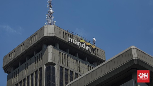 INA mengempit saham 8 persen saham Bank Mandiri dan 3,63 persen saham BRI dari pengalihan saham pemerintah.