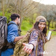 Ingin Kulit Tetap Cantik dan Terawat Saat Hiking? Ini Skincare yang Perlu Dibawa