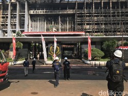 Tim Inafis dan Labfor Mulai Selidiki Penyebab Kebakaran Gedung Kejagung
