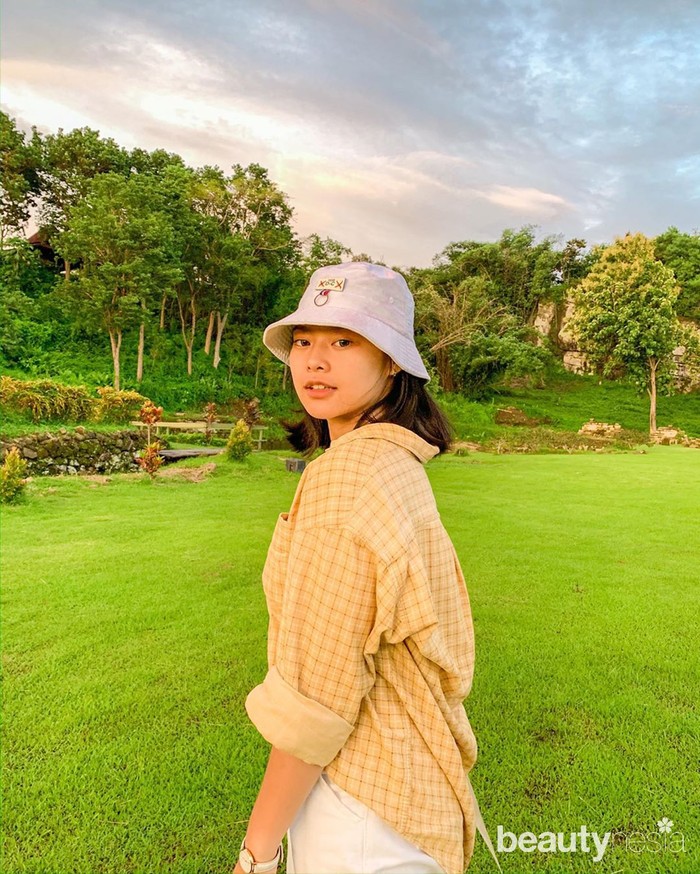 Kehadiran topi semakin membuat Michelle mirip dengan Jennie Blackpink. Gak heran jika dirinya sering disebut-sebut sebagai Jennie rasa lokal. (Foto: instagram.com/miceraa/)