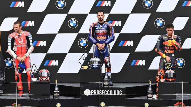 Rossi Kecewa Gagal Bersanding Dengan Para Anak Didiknya Di Podium Motogp San Marino 2020 Okezone Sports