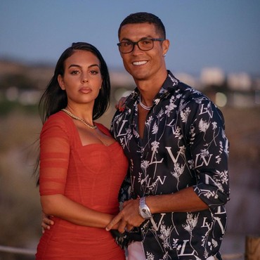 Unggah Foto Sama, Cristiano Ronaldo dan Georgina Rodriguez Nikah?