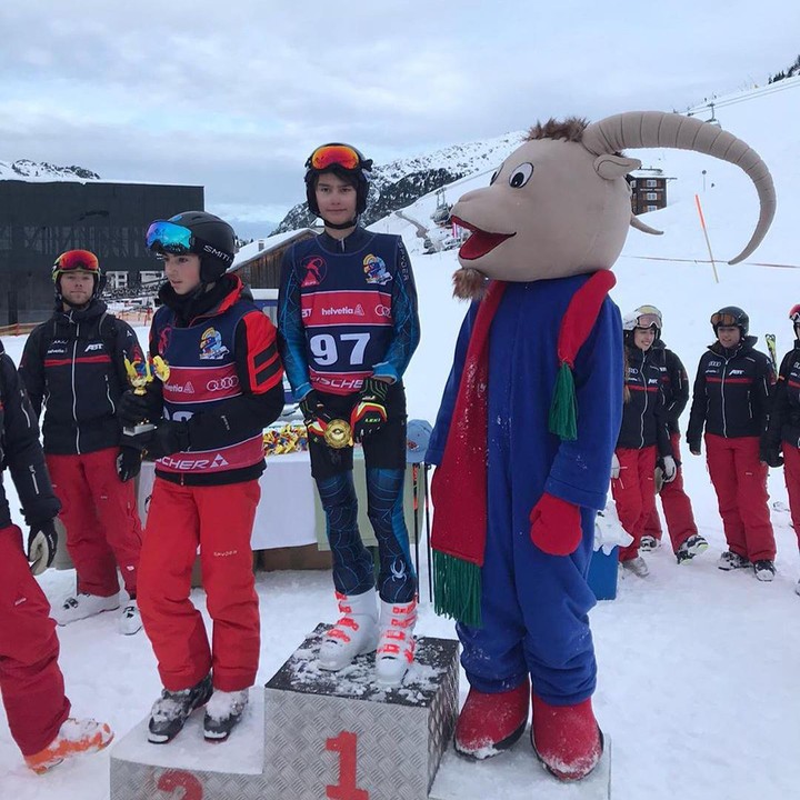 <p>Tak cuma tampan, Frederik Kiran juga berprestasi di olahraga ski. (Foto: @kartikasoekarnofoundation)</p>