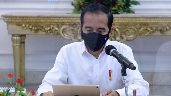 Istana memastikan Presiden Jokowi membaca isu-isu menonjol dalam draf final Omnibus Law. Draf baru dipublikasikan jika sudah pengesahan lembar negara.