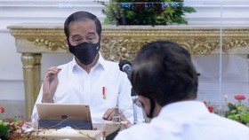 Jokowi Minta Industri Buka Magang Mahasiswa Satu Semester