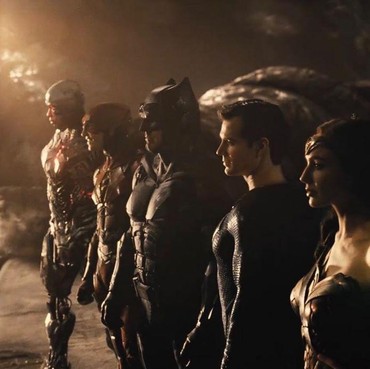 Matt Reeves Puji Trailer 'Justice League' Versi Zack Snyder