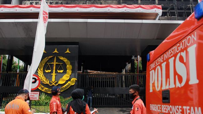 Jampidsus Kejagung periksa dua direktur dan dua manjer terkait perkara dugaan korupsi PT Duta Palma Group di Indragiri Hulu yang melibatkan Surya Darmadi.