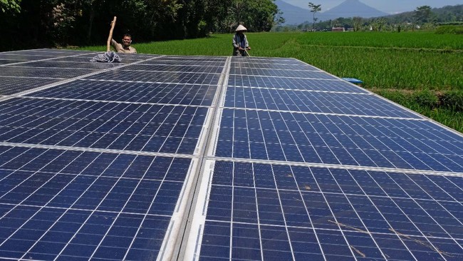 PT PLN (Persero) siap menangkap peluang pendanaan hijau untuk investasi hingga US$500 miliar demi mendukung pencapaian target carbon neutral 2060.