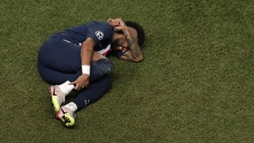 Neuer Tampil Manis, Neymar dan Mbappe Menangis