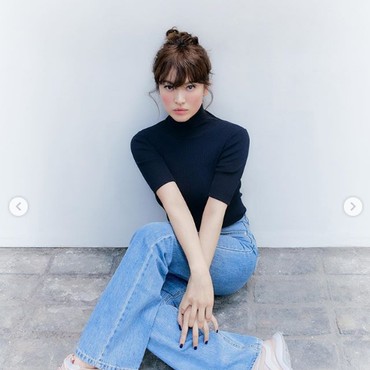 Unggahan Tak Biasa Song Hye Kyo, Duduk Sendiri dan Sembunyikan Wajah