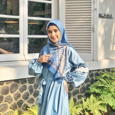 Usai Acungkan Jari Tengah, Kini Istri Rizki DA Melet-melet saat Live IG