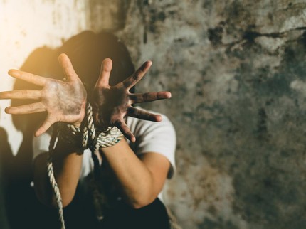 Kisah Tragis Wanita Tajir Diculik dan Dirantai 6 Bulan dalam Ruang Kedap Suara