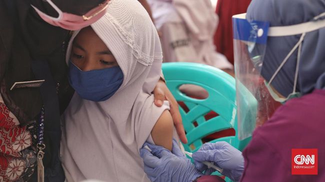Imunisasi menjadi begitu penting di masa pandemi, di mana masyarakat harus meningkatkan daya tahan tubuh masing-masing.