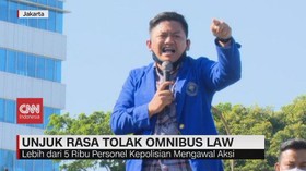 VIDEO: Demo Buruh Tolak Omnibus Law dan PHK Massal