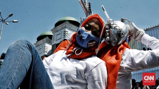 Buruh mempersiapkan 4 langkah untuk melawan RUU Cipta Kerja yang baru disahkan jadi uu awal pekan kemarin, salah satunya menggugat ke MK.