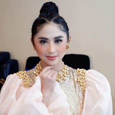 Dewi Perssik Donor Plasma Darah untuk Pasien Kritis COVID-19