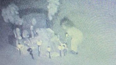 img-title Bangkit dari Kubur, Roh Anak Perempuan Tertangkap Kamera CCTV