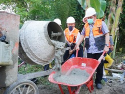 Gubernur Sumsel Mulai Bangun Jalan sampai Pemakaman Umum di OKU