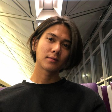 Iqbaal Ramadhan Pamer Rambut Gondrong Bikin Fans Heboh