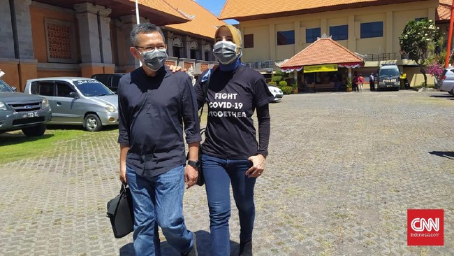 Eep Saefullah Fattah bersama istri menjenguk Jerinx sebagai bentuk solidaritas dan dukungan moral.