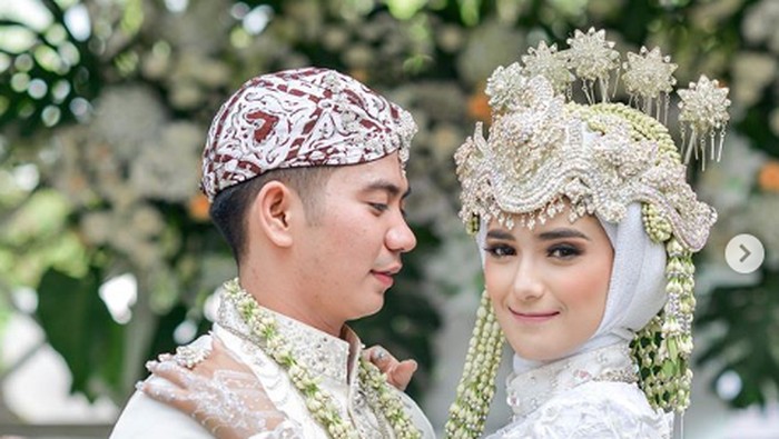 Nadya Mustika Rahayu, istri Rizki DA.