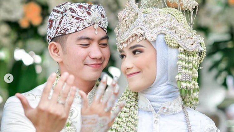 Nadya Mustika Rahayu Nadya Mustika Rahayu, istri Rizki DA.