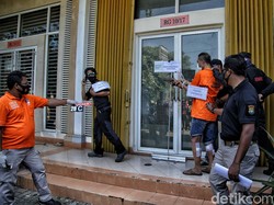 Rekonstruksi Kasus: Penembak Salat Istikharah saat Ditawari Tembak Pengusaha
