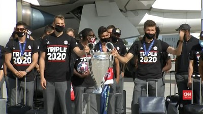 img-title VIDEO: Bayern Muchen Bawa Pulang Trofi Liga Champions ke-6
