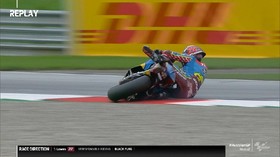 VIDEO: Sam Lowes Sial Dua Kali di Moto2 Styria